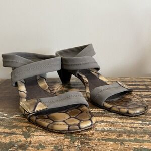 Donald J. Pliner Women's Stretchy Strap Sandals Embossed Reptile Heels Sz 8.5 N